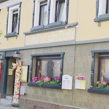 Hotel Zur Guten Quelle Selters  エクステリア 写真