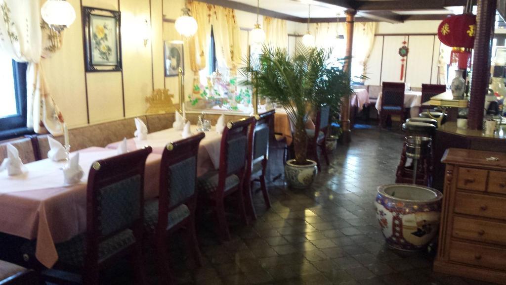 Hotel Zur Guten Quelle Selters  エクステリア 写真