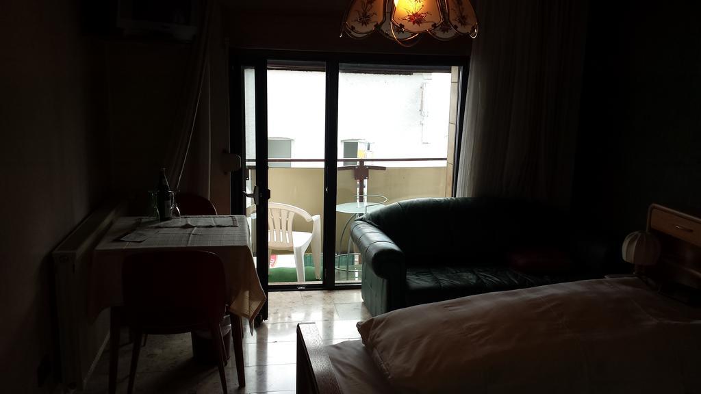 Hotel Zur Guten Quelle Selters  部屋 写真