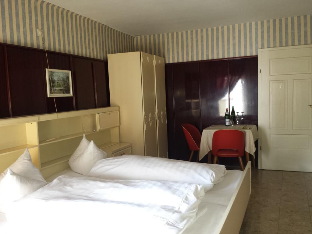 Hotel Zur Guten Quelle Selters  部屋 写真